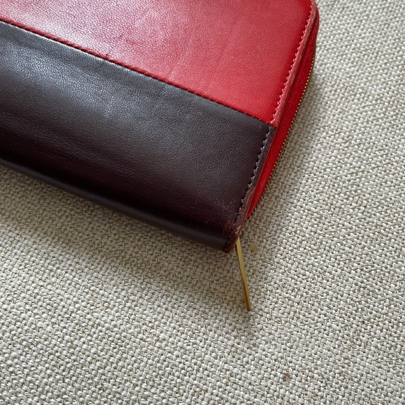 Beautiful Celine Vintage Zipper Wallet - Picture 2 of 11